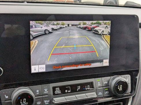 Certified 2025 Toyota Grand Highlander FWD image 22
