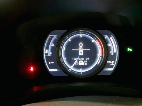 Used 2017 Lexus RC 200t image 19