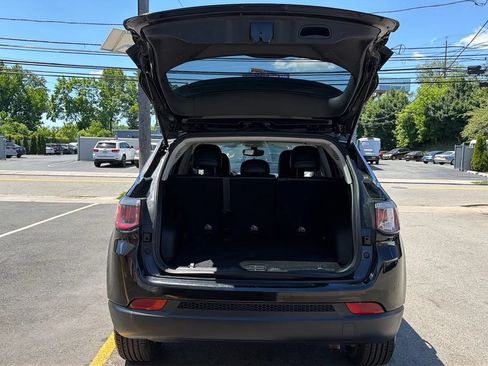 Used 2017 Jeep Compass Latitude w/ Popular Equipment Group AWD/4WD image 27