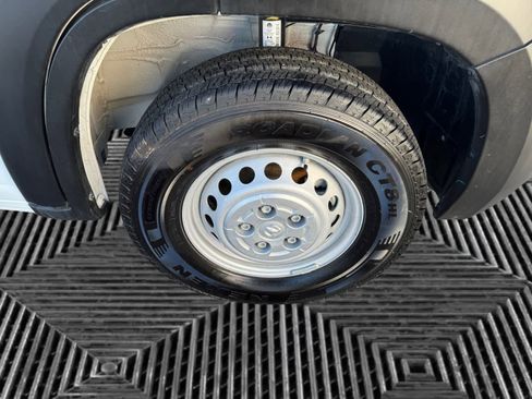 Used 2025 RAM ProMaster 2500 w/ Convenience Group image 15