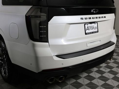 Used 2025 Chevrolet Suburban Z71 w/ Comfort Package image 54