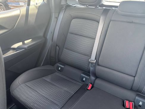 Used 2025 Chevrolet Equinox LT FWD image 34