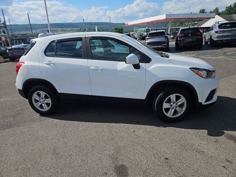 Used 2018 Chevrolet Trax LS AWD/4WD image 2