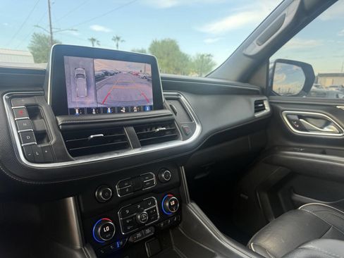 Used 2021 Chevrolet Suburban Premier w/ Premium Package image 24