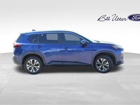 Used 2023 Nissan Rogue SV FWD image 4