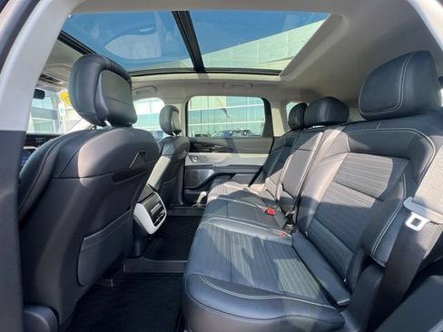 Used 2025 Lincoln Nautilus Reserve AWD/4WD image 21