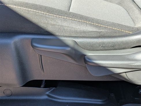 Used 2021 Chevrolet Traverse LS image 20