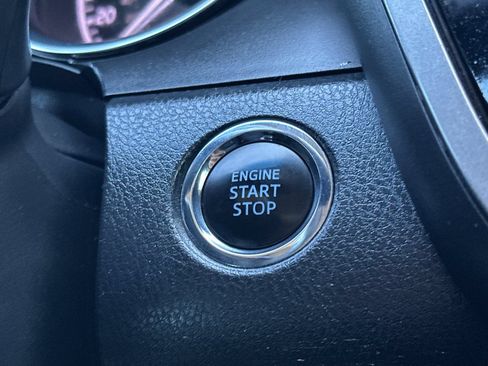 Used 2018 Toyota Camry SE w/ Moonroof Package FWD image 23