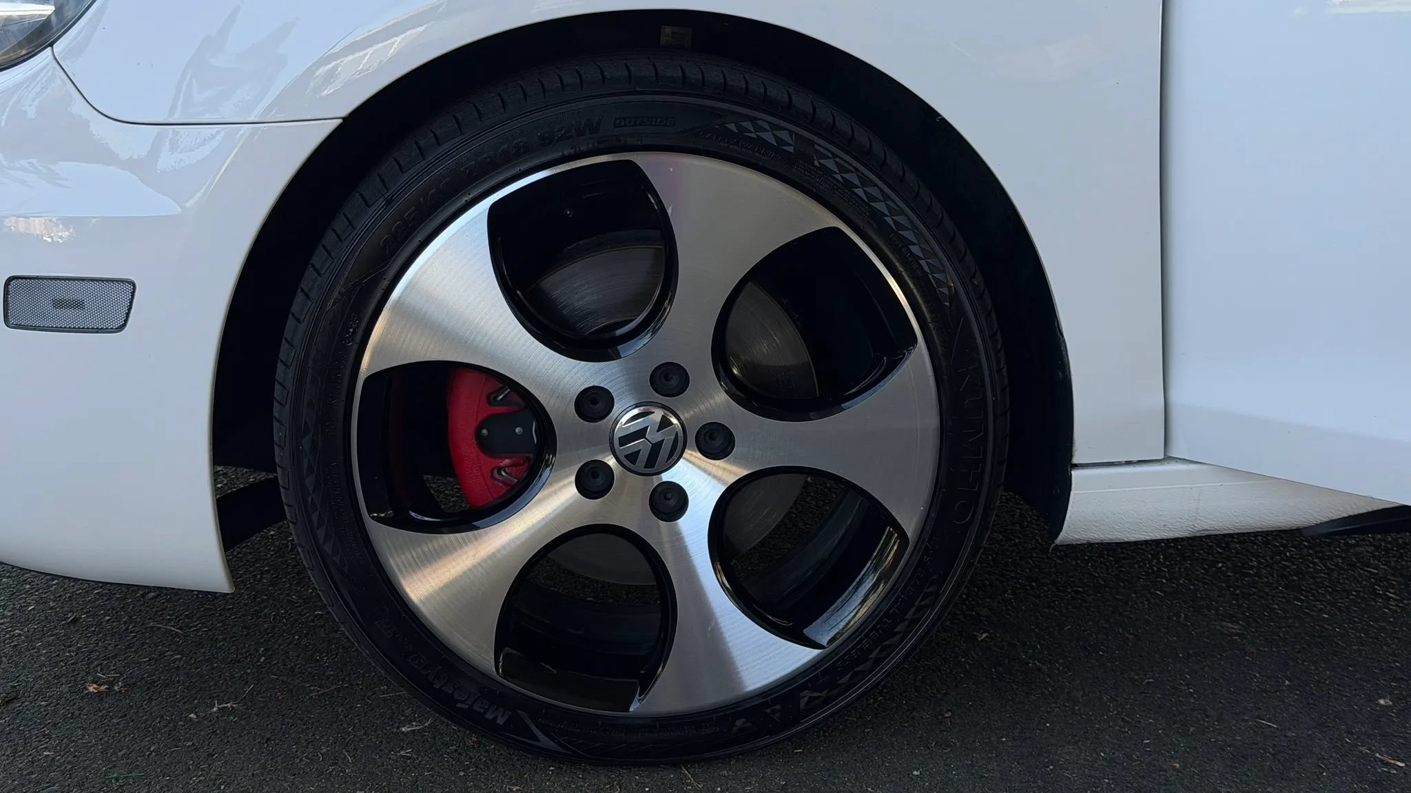 Used 2011 Volkswagen GTI 4-Door FWD image 57
