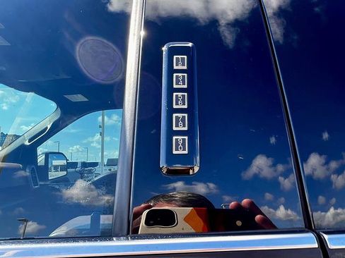 Used 2018 Ford F150 Platinum w/ Equipment Group 701A Luxury AWD/4WD image 10