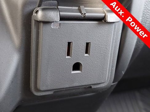 Used 2022 Chevrolet Silverado 1500 Custom image 13