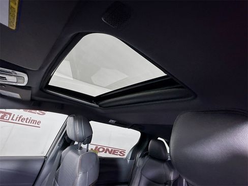 Certified 2022 Toyota Sienna XSE image 12