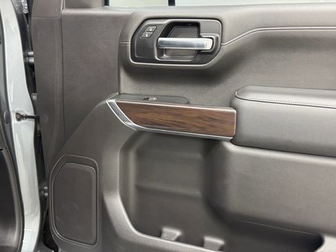 Used 2019 GMC Sierra 1500 SLT image 25