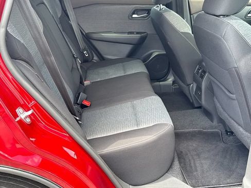 Used 2023 Nissan Rogue SV FWD image 15