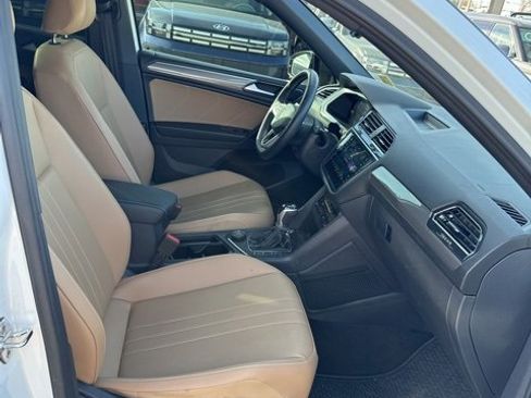 Used 2023 Volkswagen Tiguan SE R-Line image 14