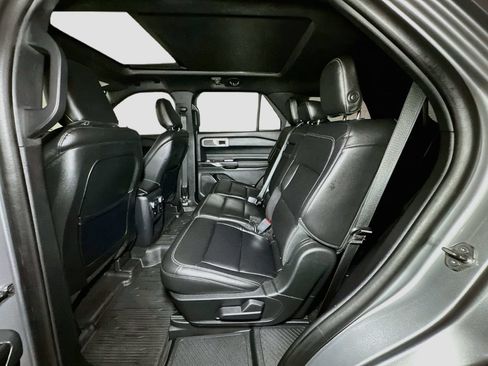 Certified 2020 Ford Explorer XLT w/ Equipment Group 202A AWD/4WD image 29