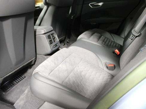 Used 2023 Audi e-tron GT Premium Plus image 34