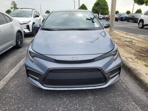 Used 2022 Toyota Corolla SE FWD image 2