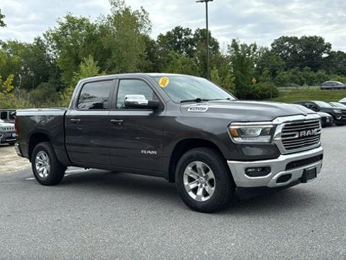 Used 2023 RAM 1500 Laramie AWD/4WD image 2