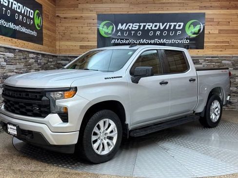 Used 2022 Chevrolet Silverado 1500 Custom w/ LPO, Dark Essentials Package AWD/4WD image 5