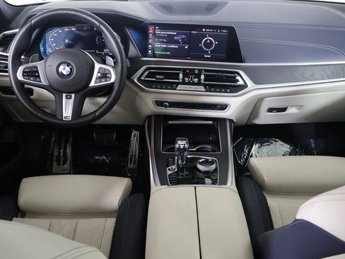 Used 2022 BMW X7 M50i image 34