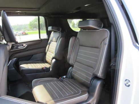 New 2026 GMC Yukon XL Denali Ultimate AWD/4WD image 10
