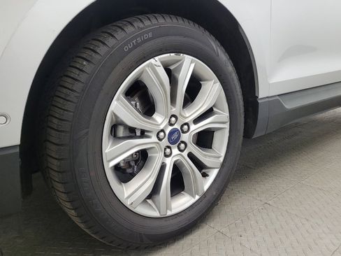 Used 2019 Ford Edge Titanium w/ Equipment Group 301A AWD/4WD image 31