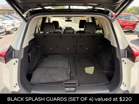 Certified 2023 Nissan Rogue SV w/ SV Premium B Package AWD/4WD image 10