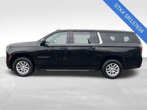 Used 2025 Chevrolet Suburban LS image 4
