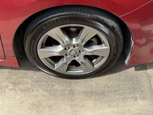 Used 2018 Toyota Sienna SE image 51