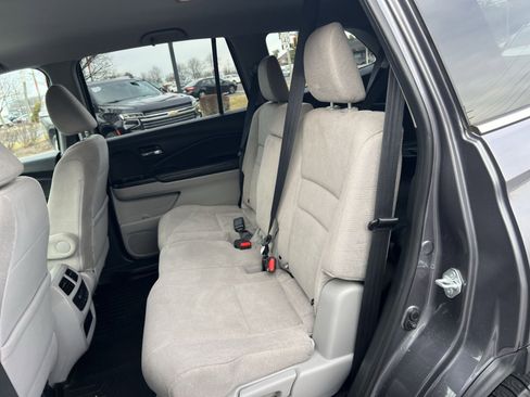 Used 2021 Honda Pilot EX image 23