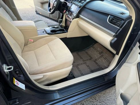 Used 2014 Toyota Camry LE image 19
