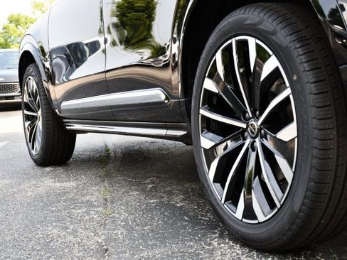 New 2025 Volvo XC90 B6 Plus image 9