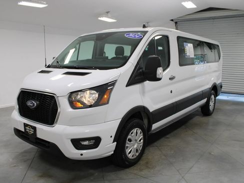 Used 2024 Ford Transit 350 XLT RWD image 4