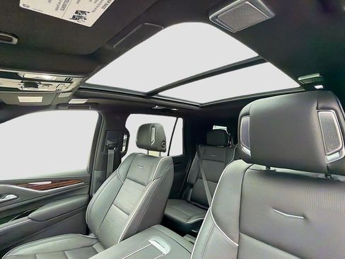 Certified 2023 Cadillac Escalade Premium Luxury w/ Performance Package AWD/4WD image 18