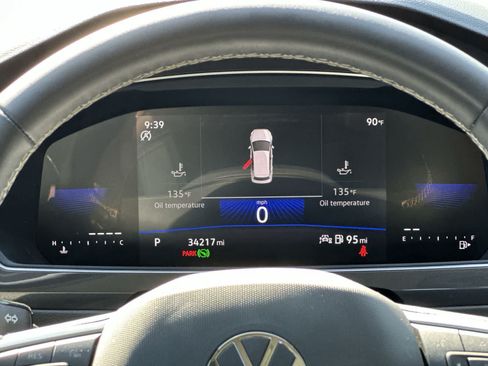 Used 2024 Volkswagen Tiguan SE FWD image 23