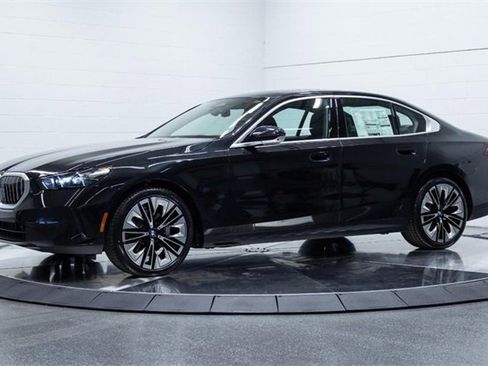 New 2026 BMW 530i xDrive w/ Premium Package image 8