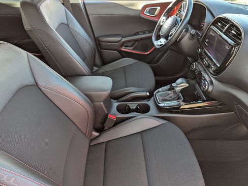 Certified 2022 Kia Soul Turbo image 9