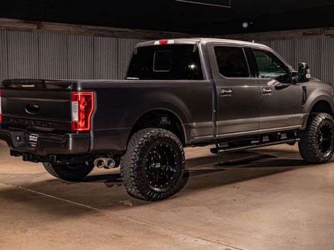 Used 2019 Ford F250 Lariat image 9