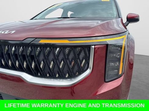Used 2025 Kia Carnival FWD image 10