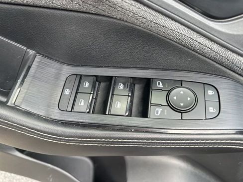 Used 2021 Nissan Rogue S image 17