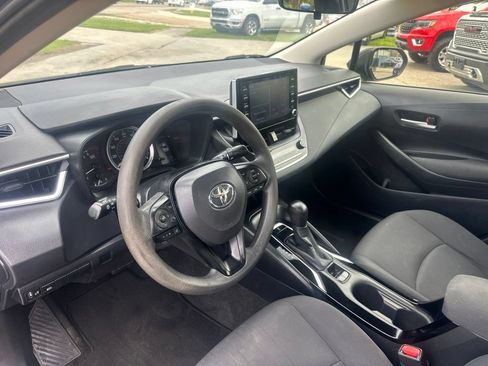 Used 2020 Toyota Corolla LE FWD image 18