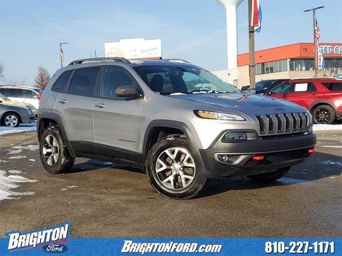 Used 2017 Jeep Cherokee Trailhawk image 1