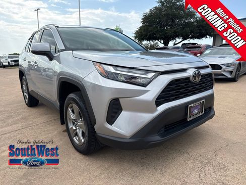 Used 2024 Toyota RAV4 XLE w/ Convenience Package FWD image 1