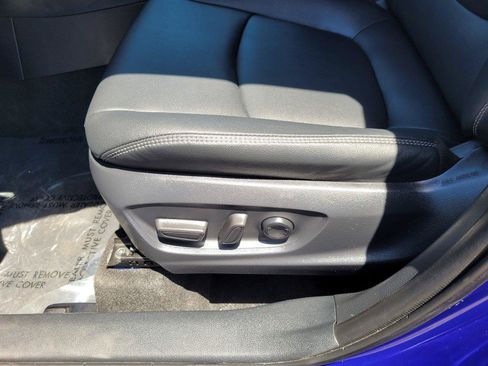 Used 2025 Toyota Corolla Cross XLE FWD image 20