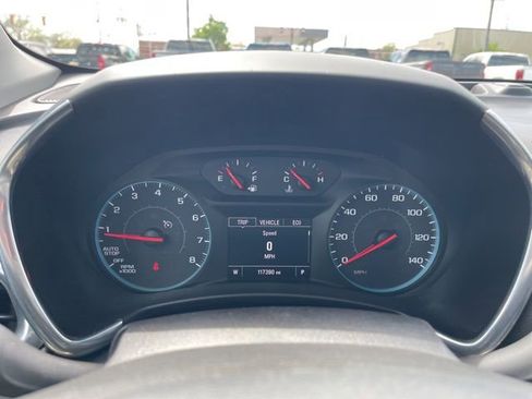 Used 2018 Chevrolet Equinox LT FWD image 21