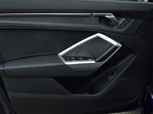 Used 2023 Audi Q3 2.0T Premium image 11