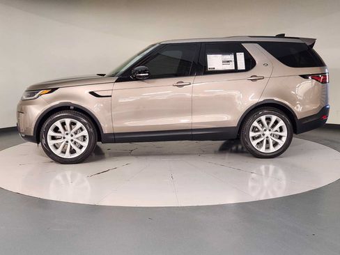 Used 2026 Land Rover Discovery S AWD/4WD image 5