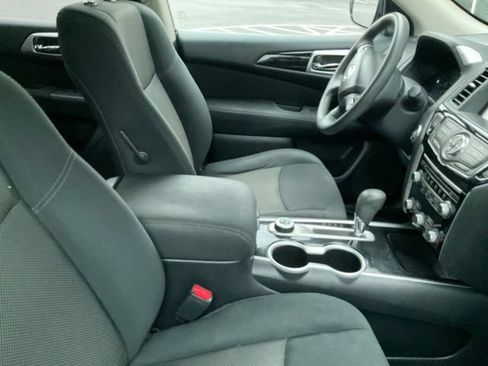 Used 2017 Nissan Pathfinder S AWD/4WD image 3