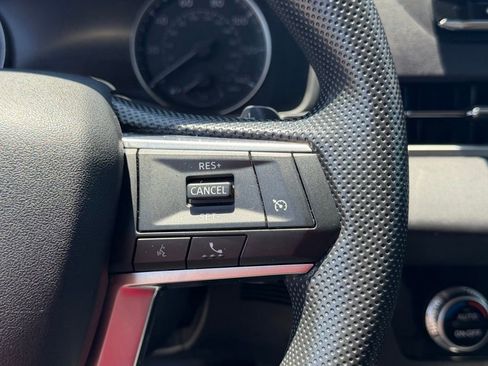 Used 2023 Mitsubishi Outlander ES FWD image 19